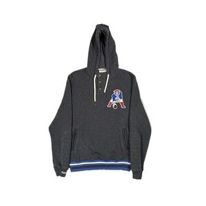 Mitchell & Ness NE Patriots Grey Throwback Logo Patch Henley Hoodie Men Small